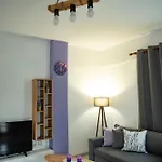 De Flores Apartment *