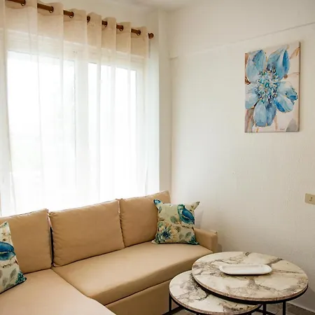 Apartment De Flores
