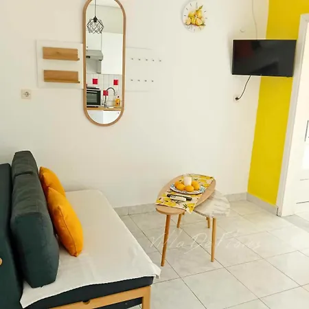 De Flores Apartment