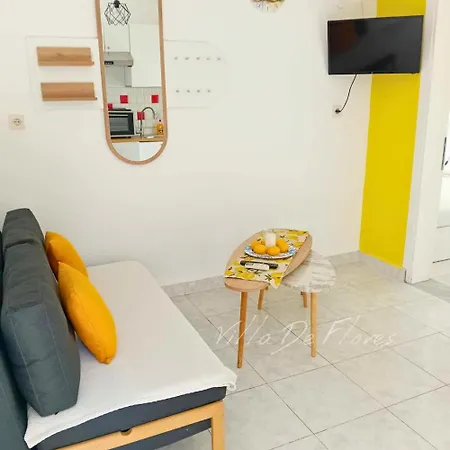 De Flores Apartment *