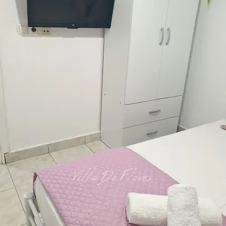 Apartment De Flores Toroni
