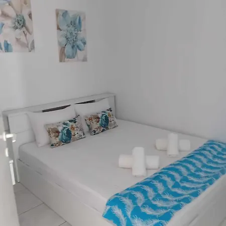 Apartment De Flores *
